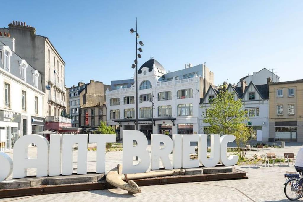 Elegant Appartement Renove Au Coeur De Saint-Brieuc Extérieur photo